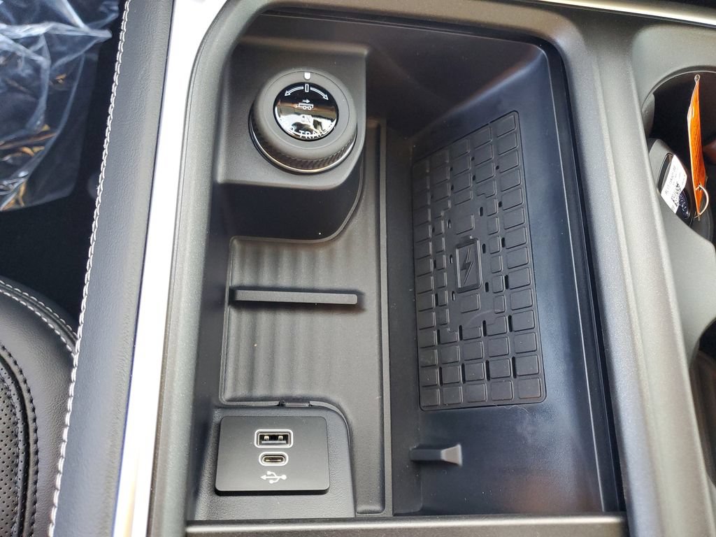 New 2025 Ford Expedition Max Platinum w/ Driver's Package AWD/4WD image 20