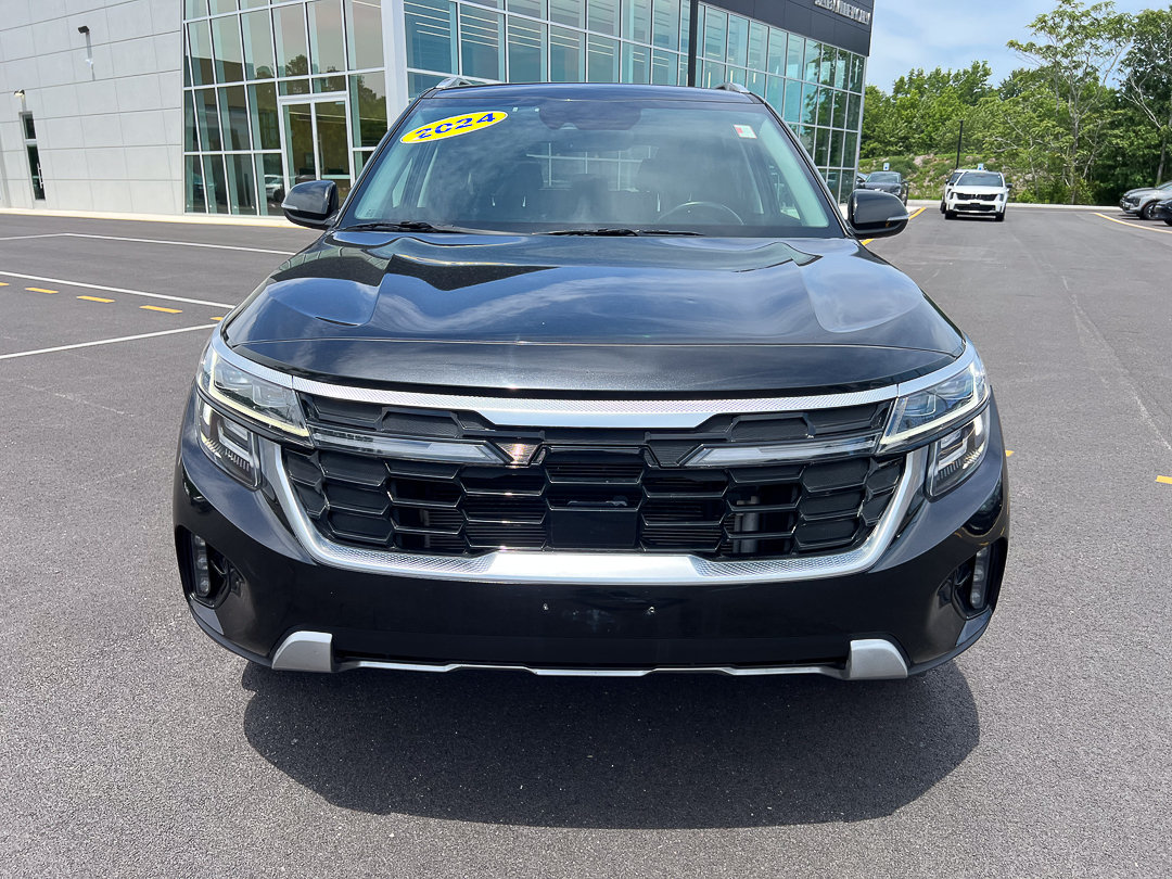 Used 2024 Kia Seltos SX w/ SX Sunroof Package AWD/4WD image 11