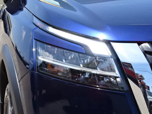 Used 2023 Nissan Pathfinder SL FWD image 5