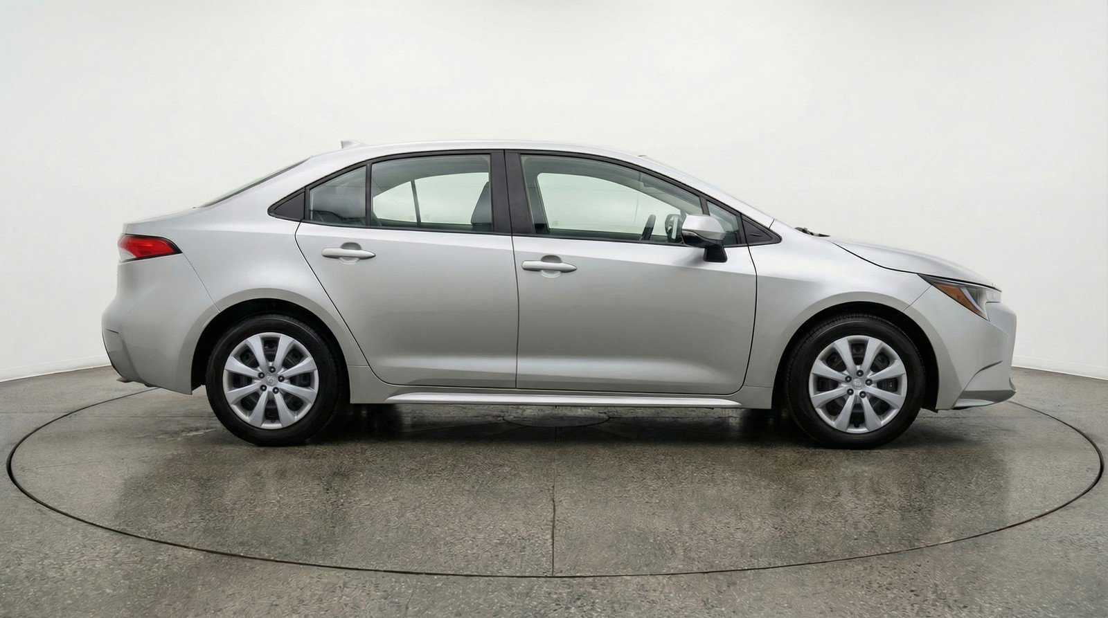 Used 2025 Toyota Corolla LE FWD image 11