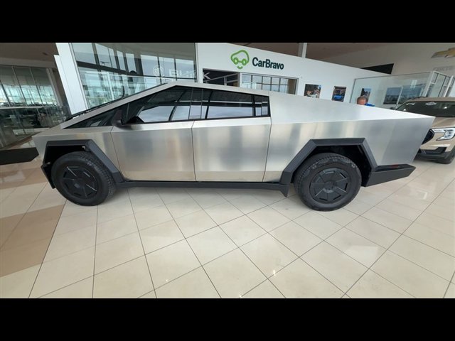Used 2024 Tesla Cybertruck AWD Crew Cab image 5