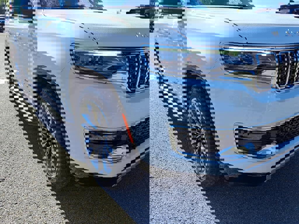 Used 2024 Jeep Wagoneer L Series II w/ Premium Group I image 26