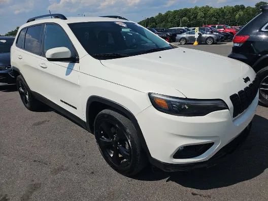 Used 2019 Jeep Cherokee Latitude Plus AWD/4WD image 3