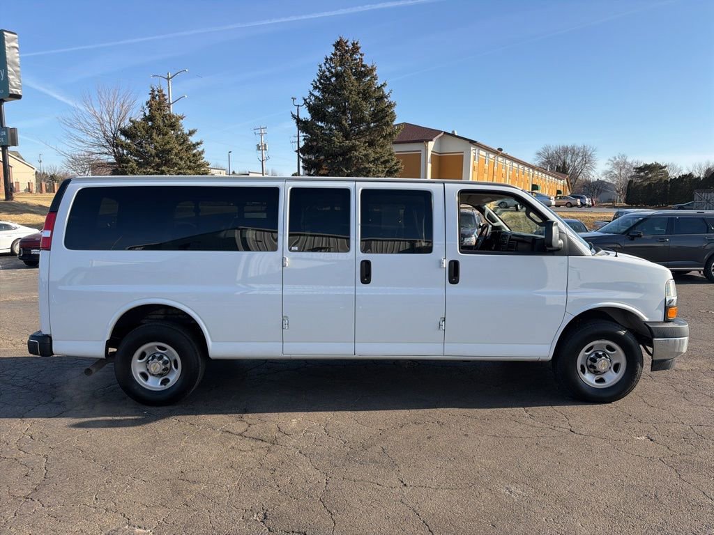 Used 2024 Chevrolet Express 3500 LS w/ Chrome Appearance Package RWD image 3