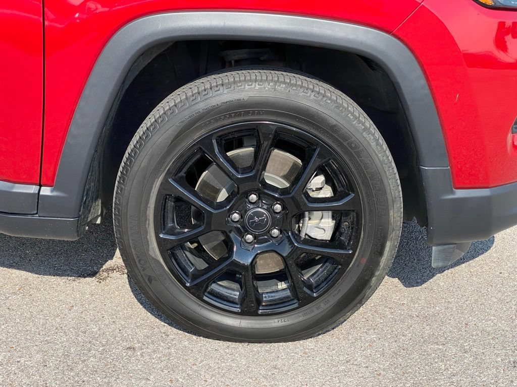 Used 2025 Jeep Compass Latitude w/ Altitude Special Edition AWD/4WD image 31