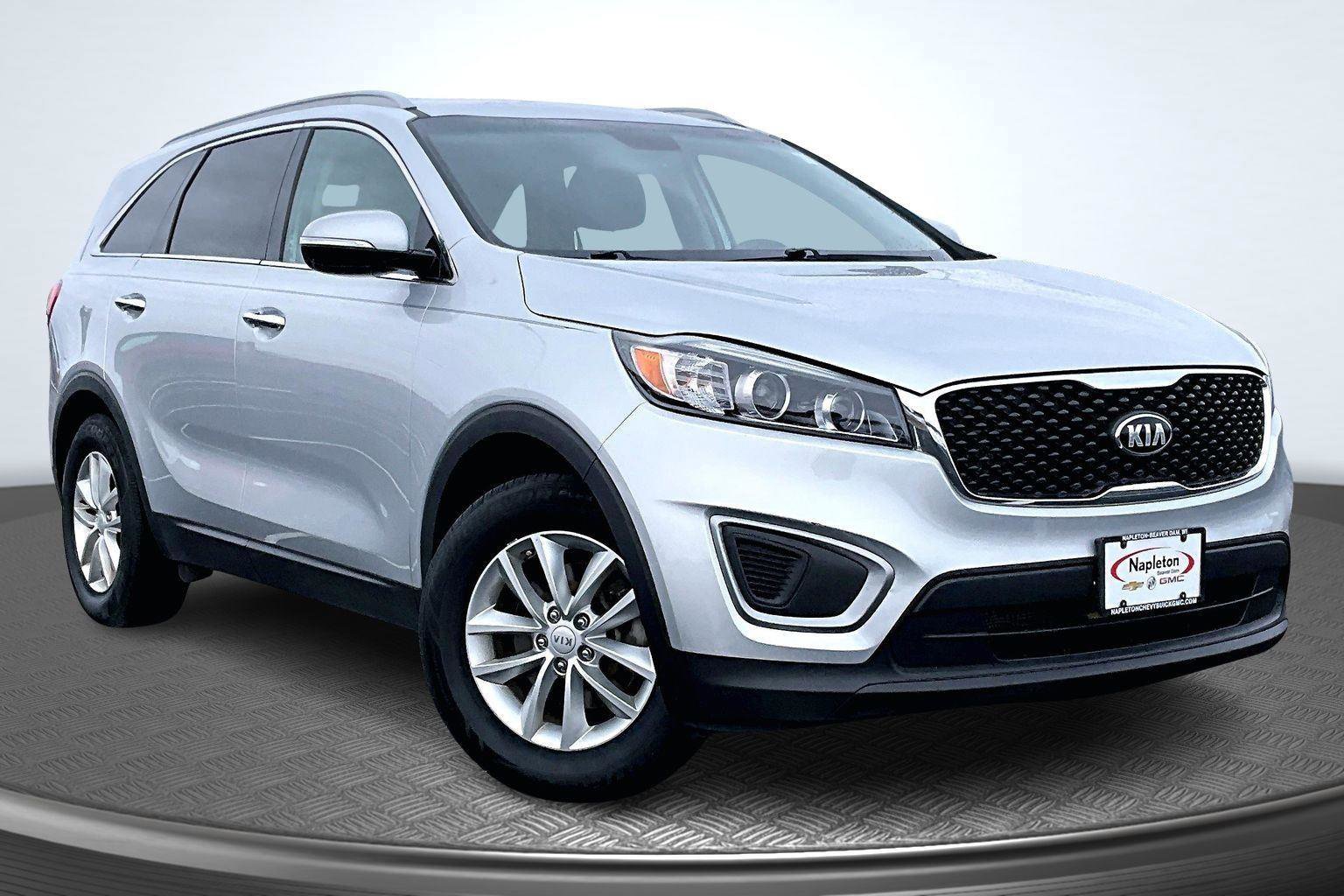 Used 2016 Kia Sorento LX w/ LX Convenience Package image 13