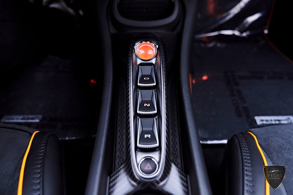 Used 2025 McLaren Artura RWD image 77