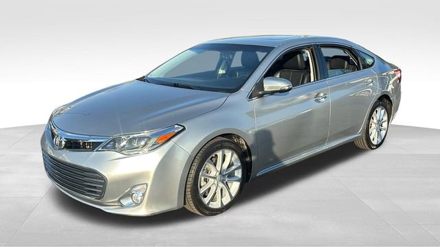 Used 2015 Toyota Avalon Limited image 2