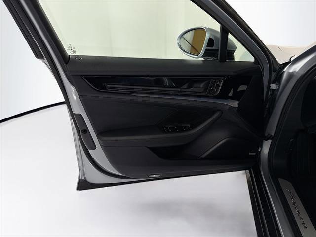 Used 2025 Porsche Panamera RWD image 25