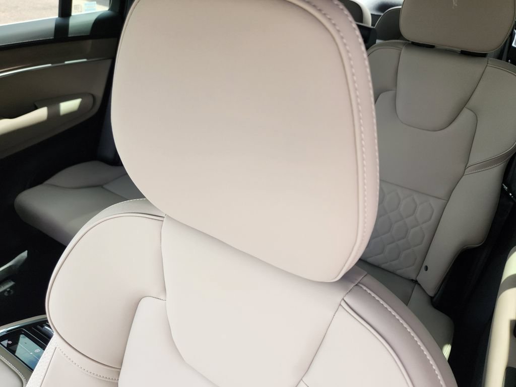 New 2026 Volvo XC90 B6 Plus w/ Protection Package AWD/4WD image 6