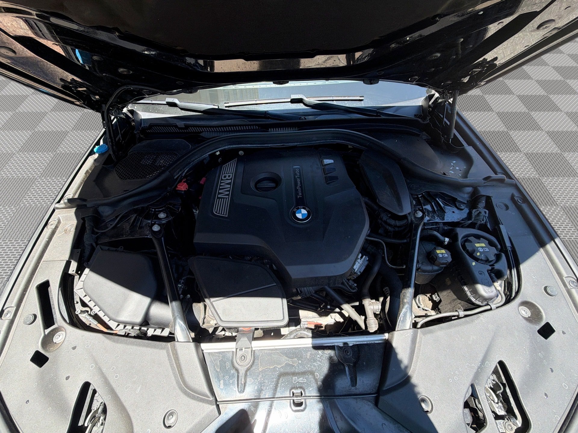 Used 2018 BMW 530i xDrive w/ M Sport Package AWD/4WD image 18