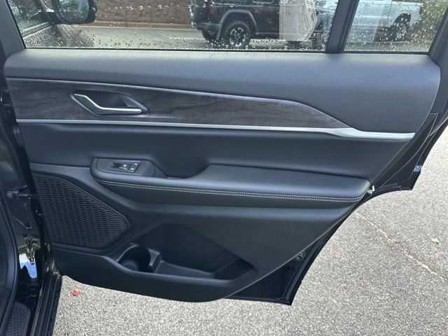 New 2025 Jeep Grand Cherokee L Limited image 16