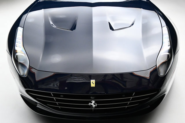 Used 2016 Ferrari California T RWD image 44