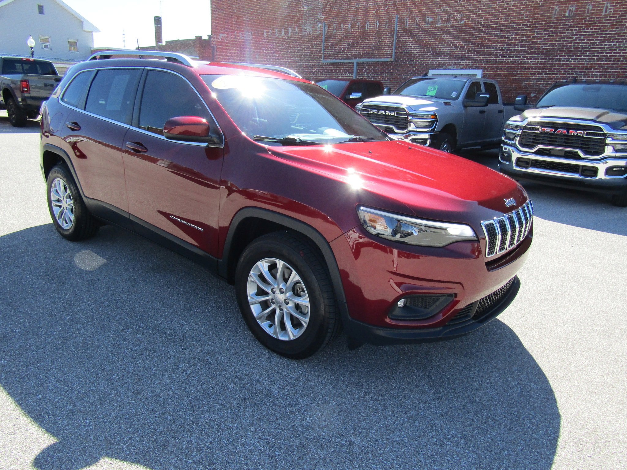Used 2019 Jeep Cherokee Latitude w/ Cold Weather Group