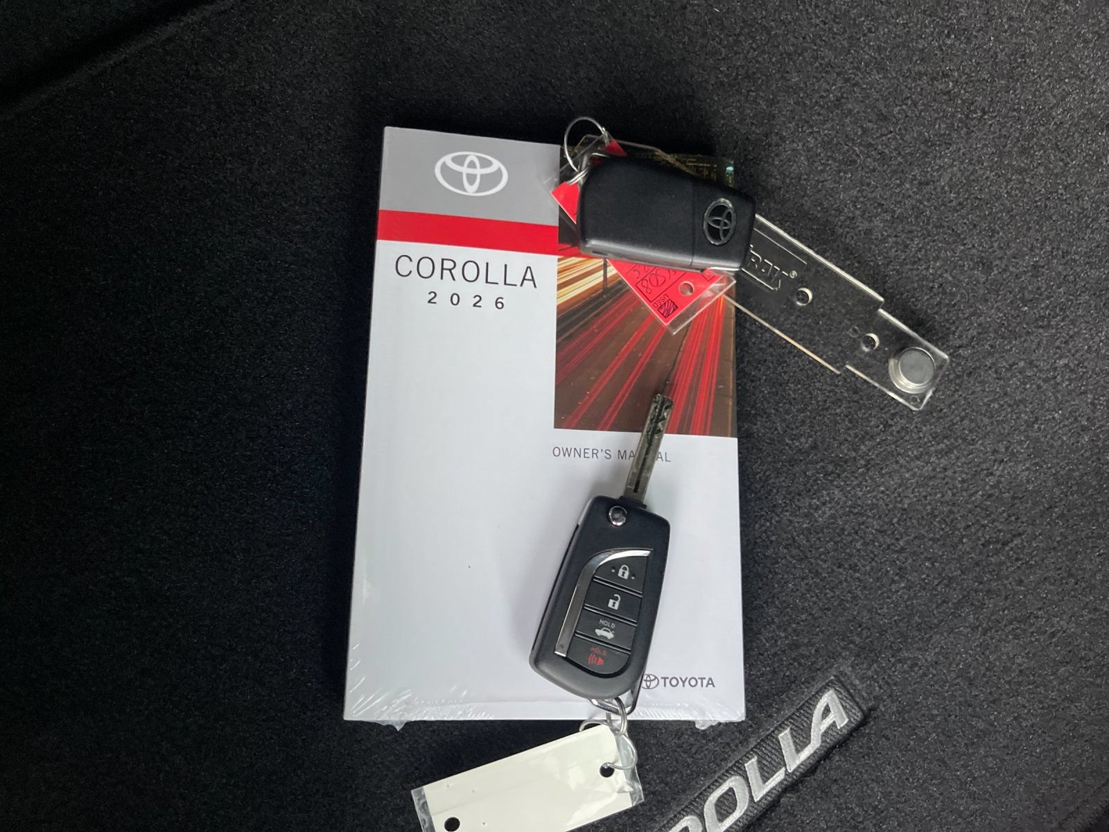 Used 2026 Toyota Corolla LE FWD image 9