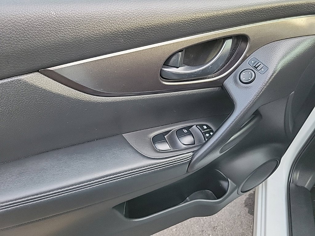 Used 2019 Nissan Rogue Sport S w/ Appearance Package AWD/4WD image 8
