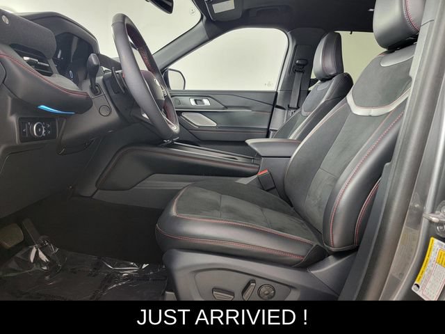 Used 2025 Ford Explorer ST AWD/4WD image 12