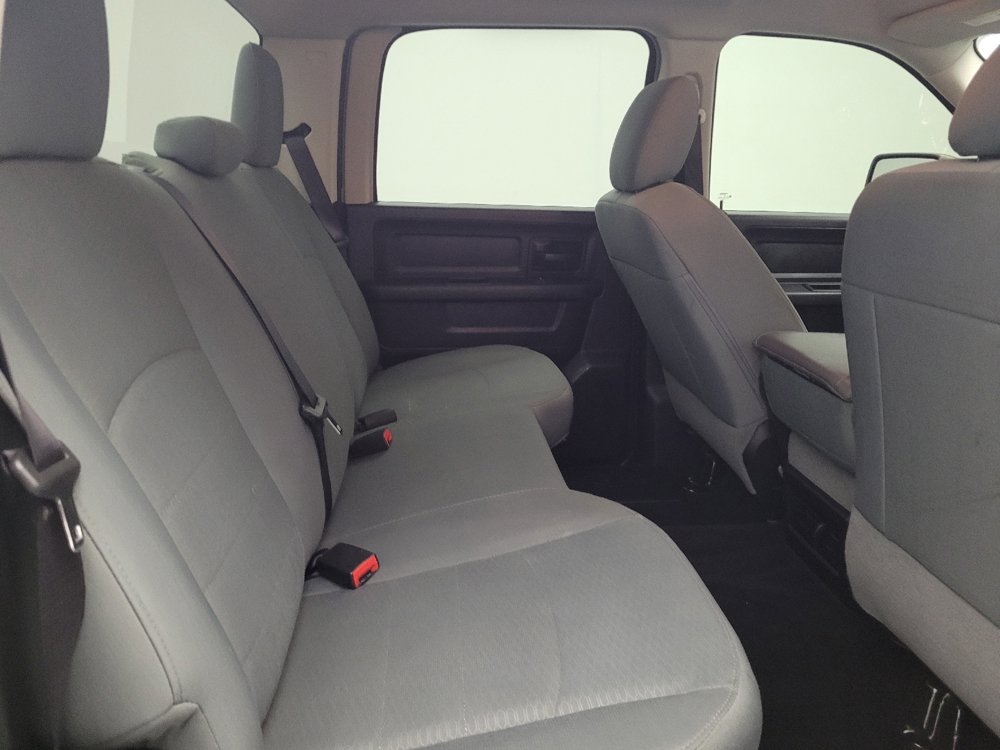 Used 2017 RAM 1500 Express RWD image 19