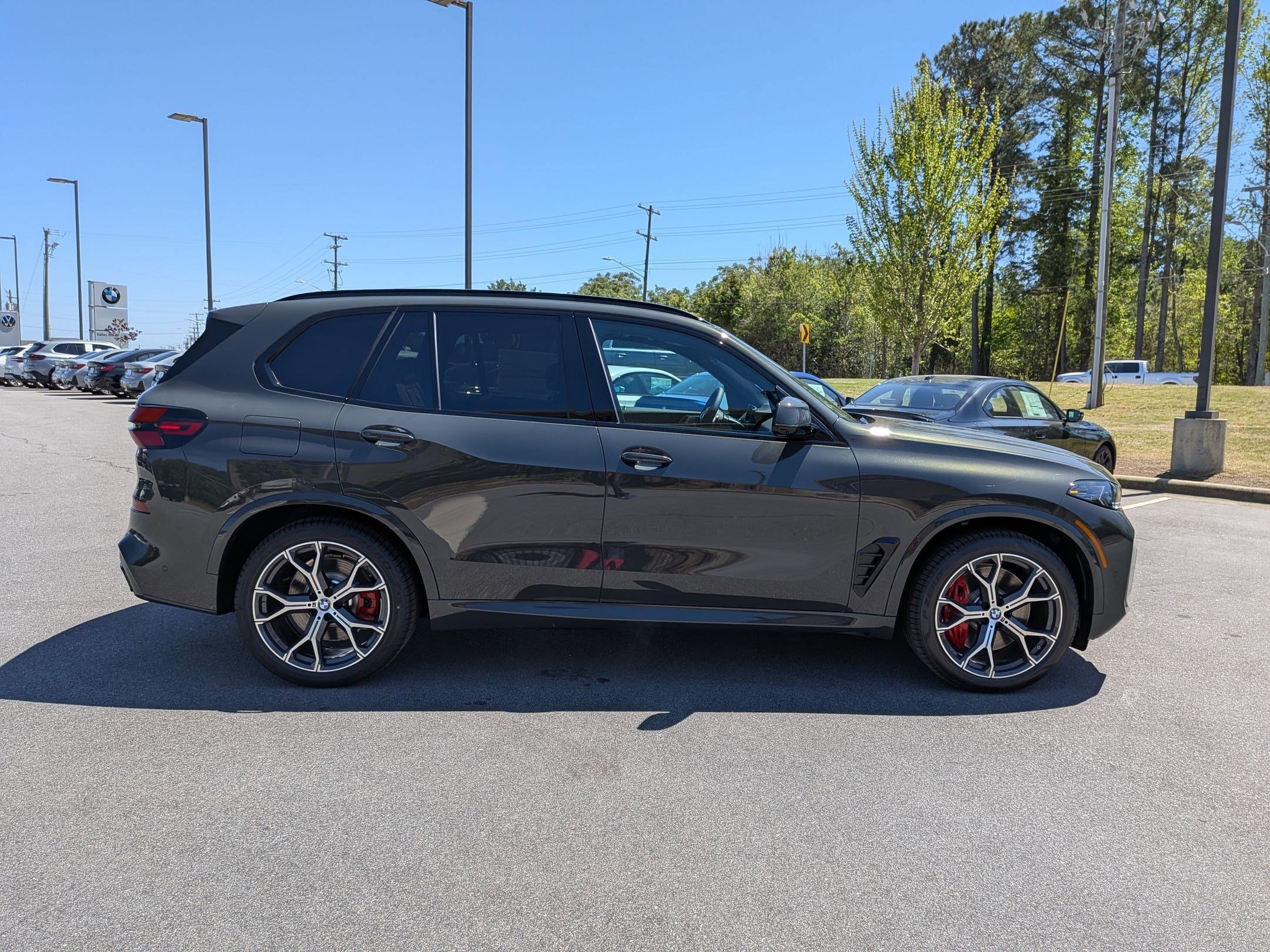 New 2026 BMW X5 xDrive50e w/ M Sport Package AWD/4WD image 2