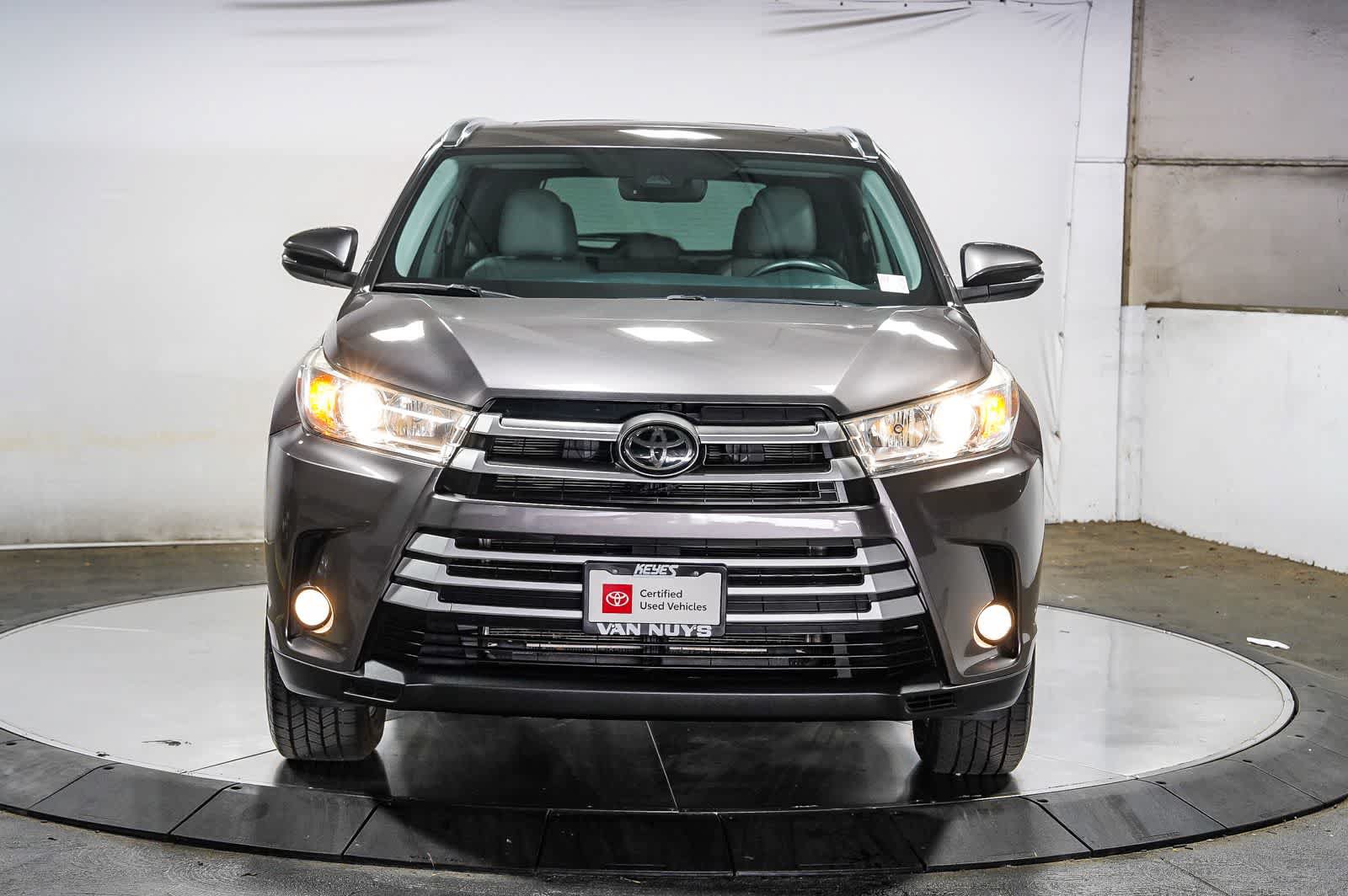 Certified 2019 Toyota Highlander XLE w/ Carpet Mat Package (TMS) FWD image 4