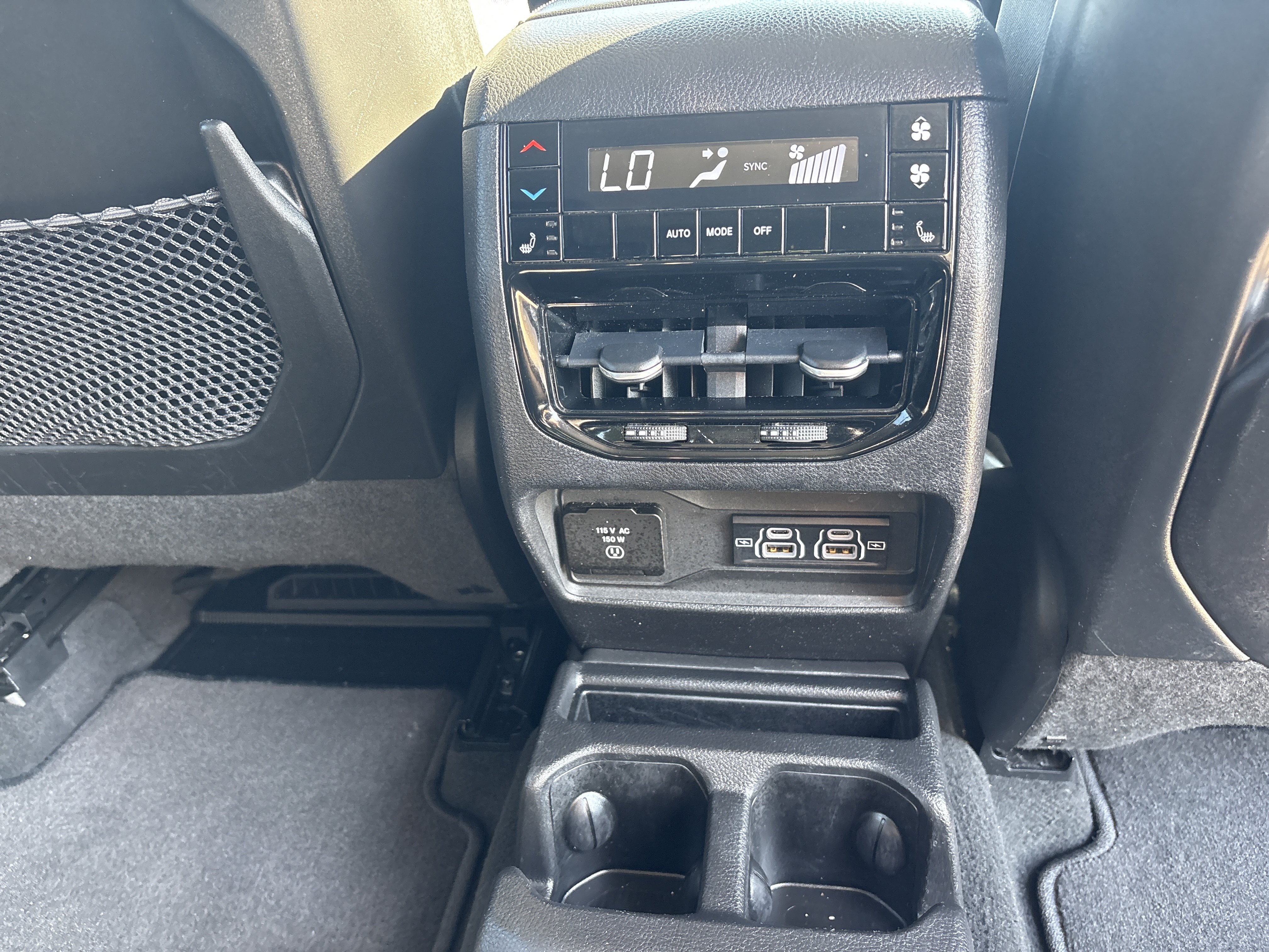 Used 2022 Jeep Grand Cherokee L Limited AWD/4WD image 9