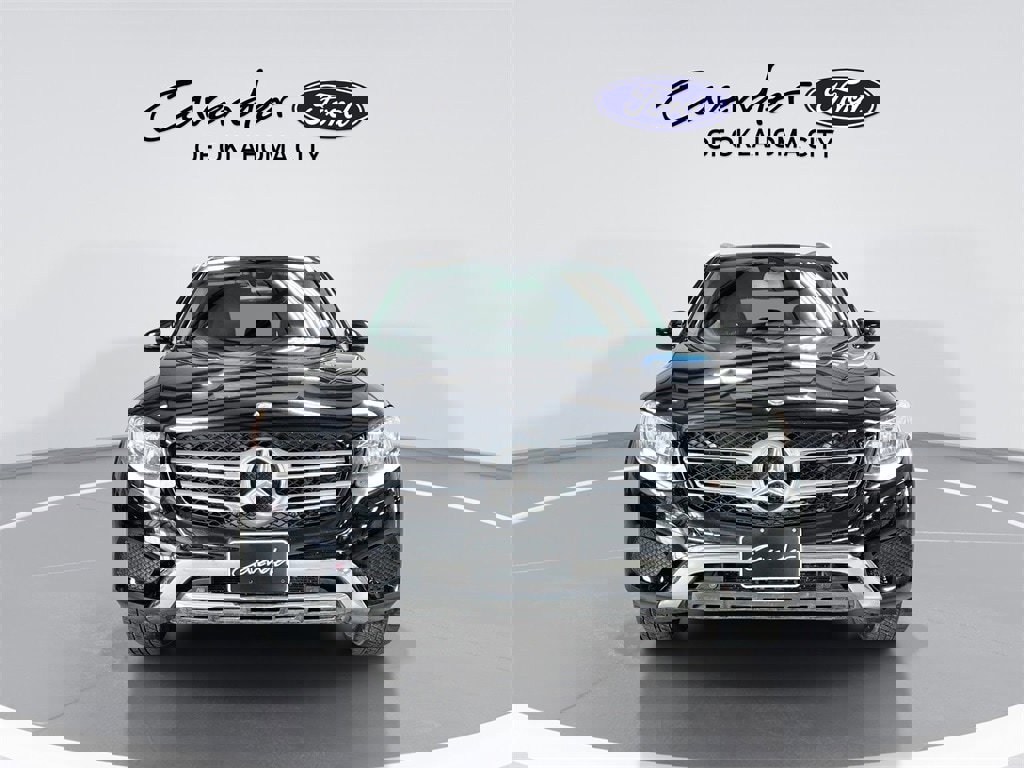 Used 2017 Mercedes-Benz GLC 300 4MATIC image 3