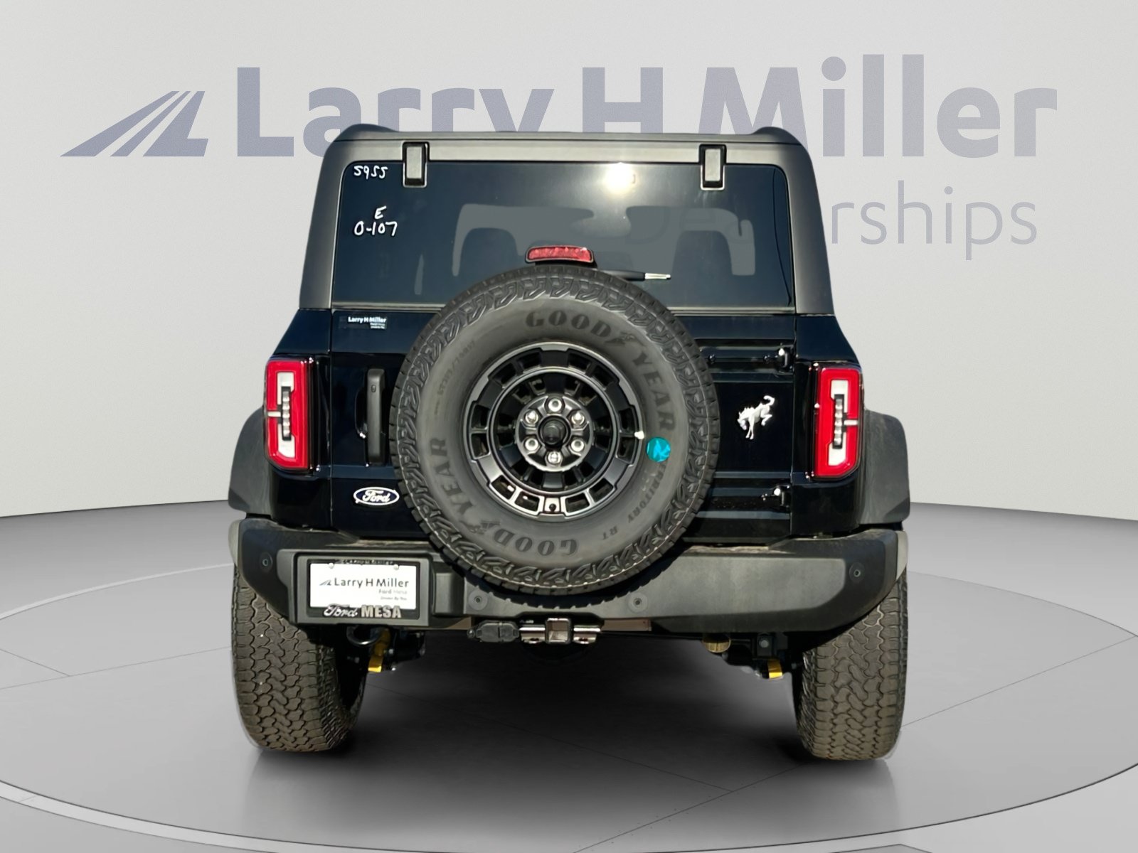 New 2026 Ford Bronco Outer Banks w/ Sasquatch Package AWD/4WD image 4
