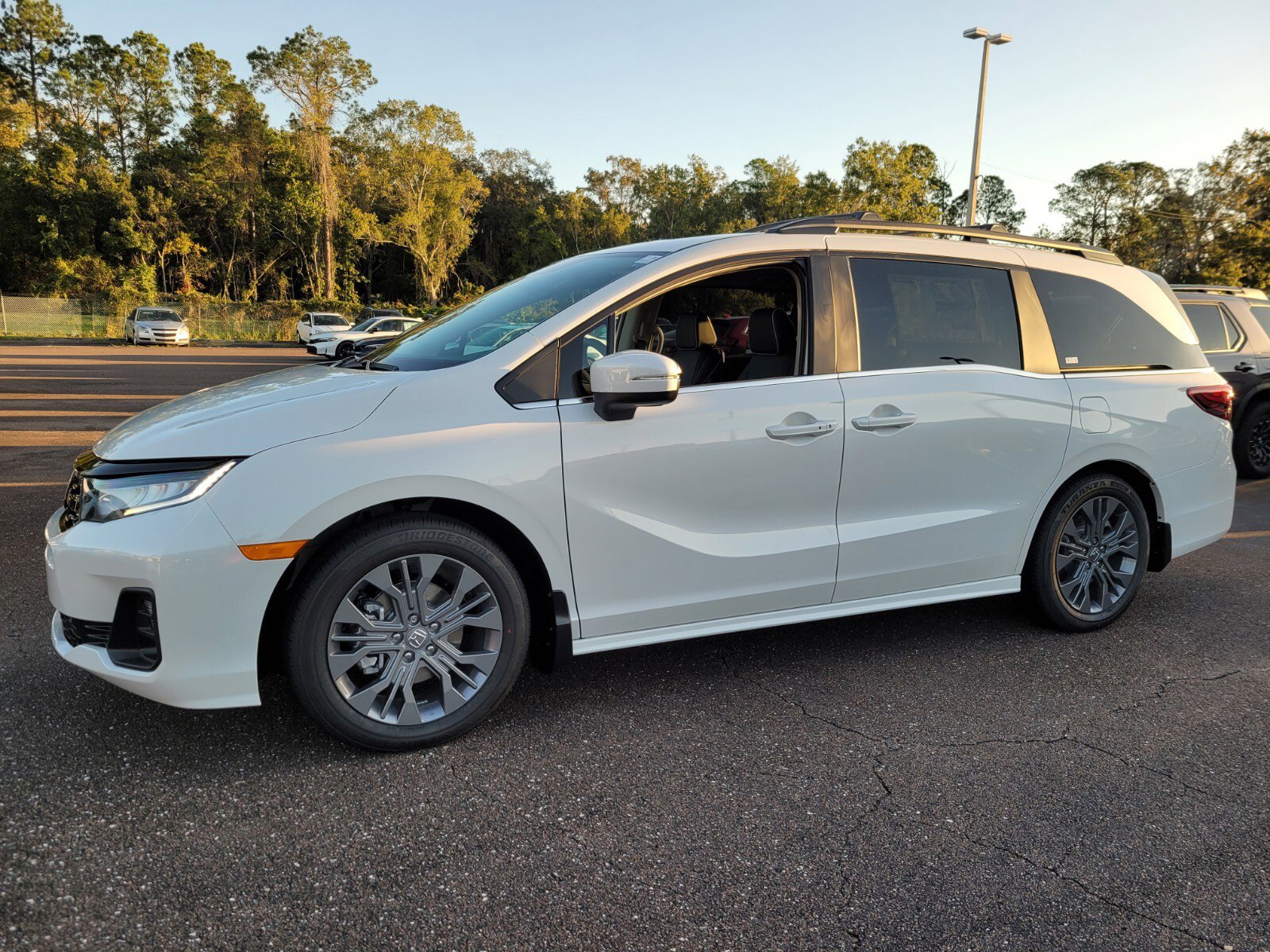 New 2026 Honda Odyssey Touring image 3