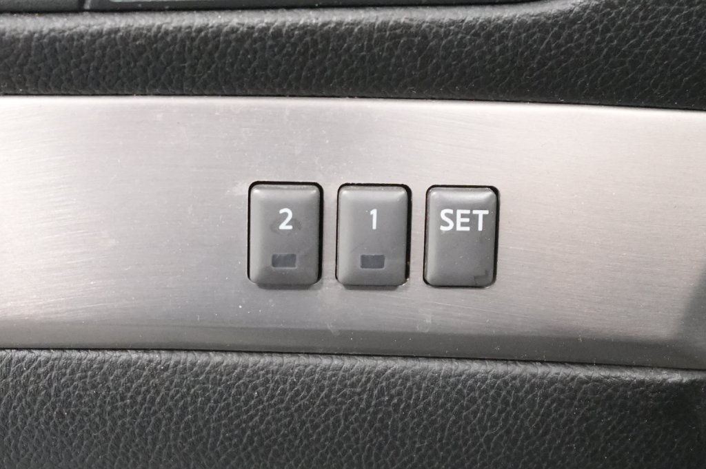 Used 2011 INFINITI G37 Journey w/ Premium Pkg RWD image 18