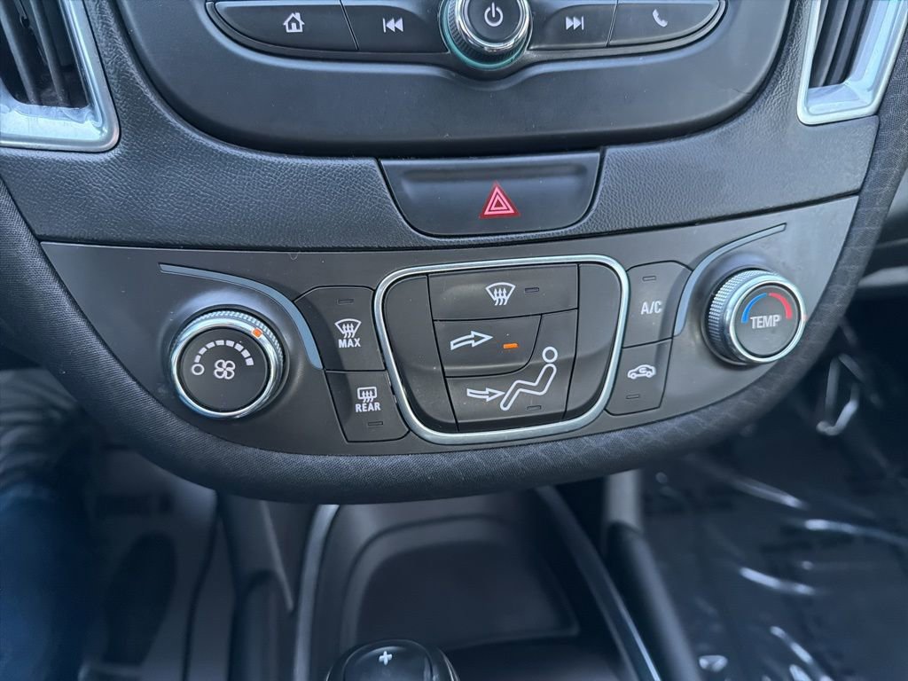 Used 2016 Chevrolet Malibu LT image 17