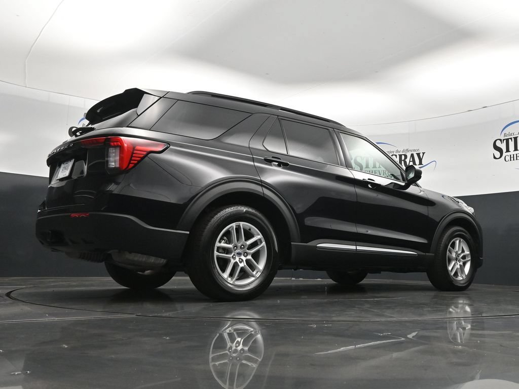 Used 2025 Ford Explorer Active RWD image 41
