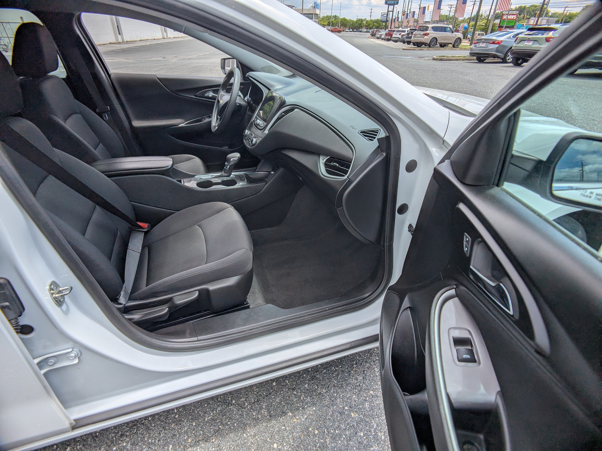 Used 2024 Chevrolet Malibu LT FWD image 12