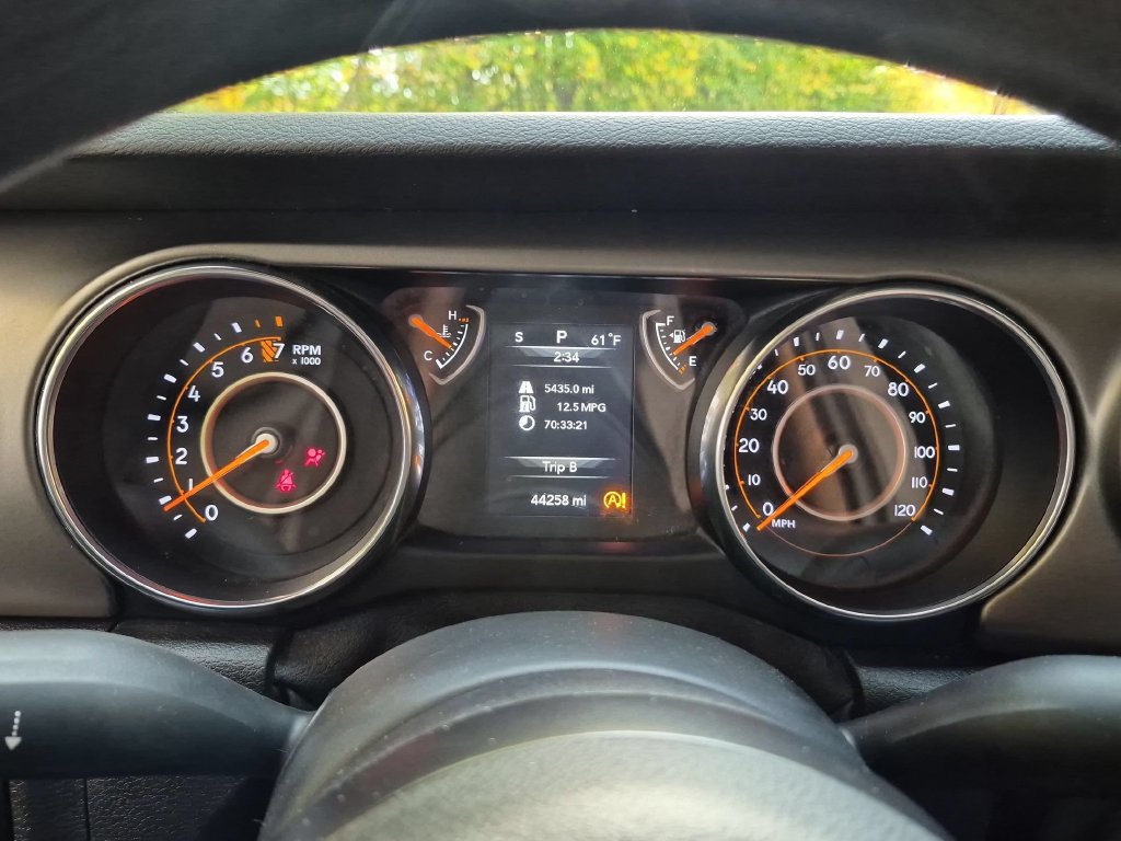 Used 2019 Jeep Wrangler Sport AWD/4WD image 12