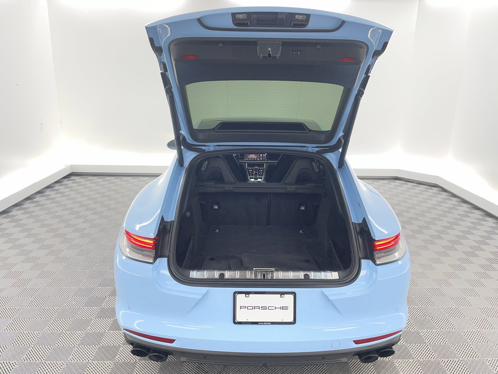 Certified 2023 Porsche Panamera image 25