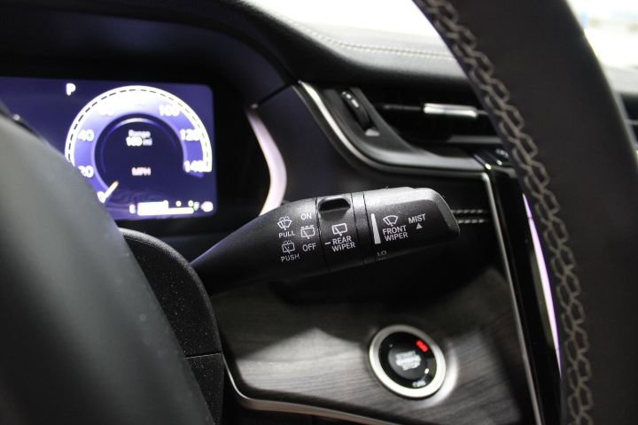 Used 2023 Jeep Grand Cherokee L Limited w/ Luxury Tech Group II AWD/4WD image 41