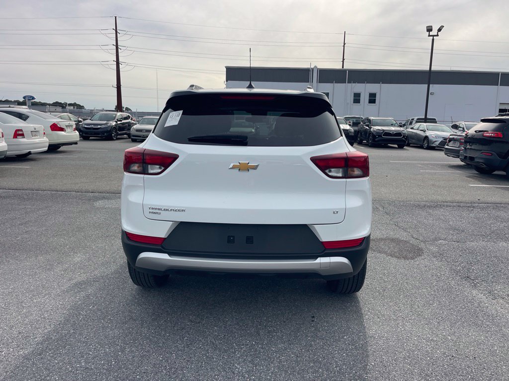Used 2025 Chevrolet TrailBlazer LT AWD/4WD image 4