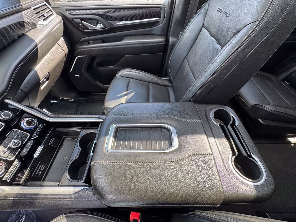 Used 2021 GMC Yukon Denali w/ Denali Ultimate Package AWD/4WD image 22