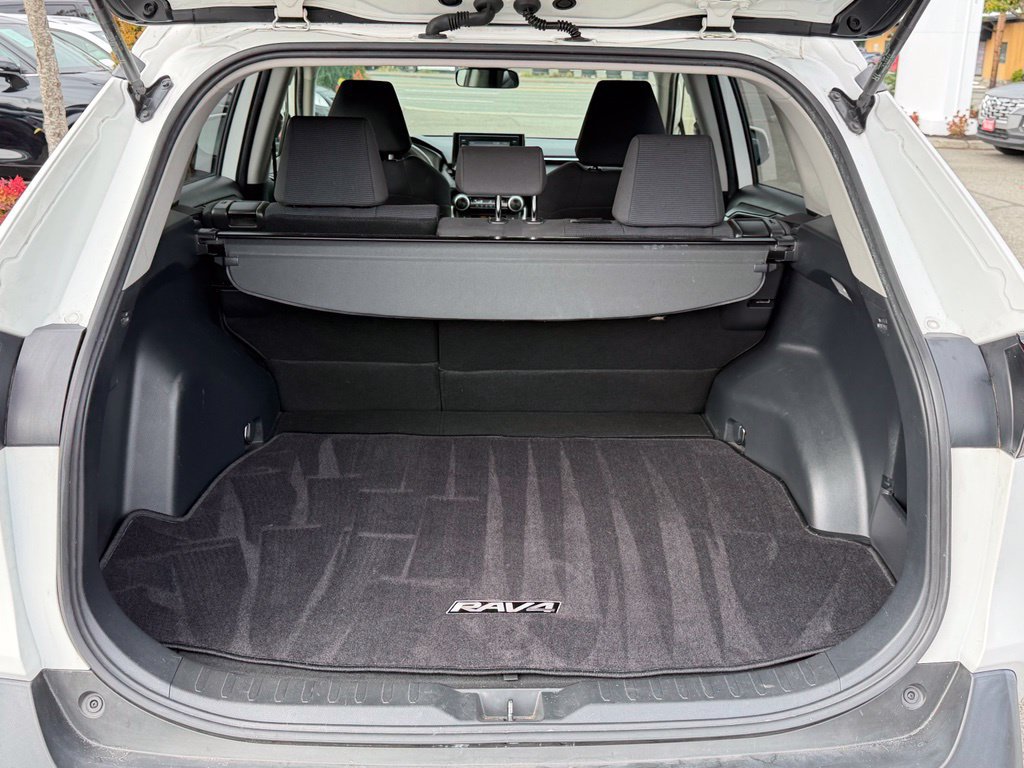 Used 2019 Toyota RAV4 LE w/ Carpet Mat Package AWD/4WD image 10
