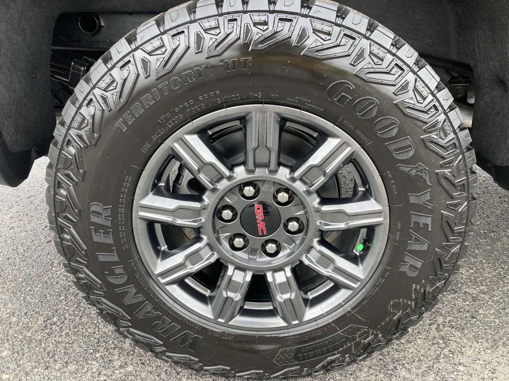 New 2025 GMC Sierra 1500 AT4X image 10