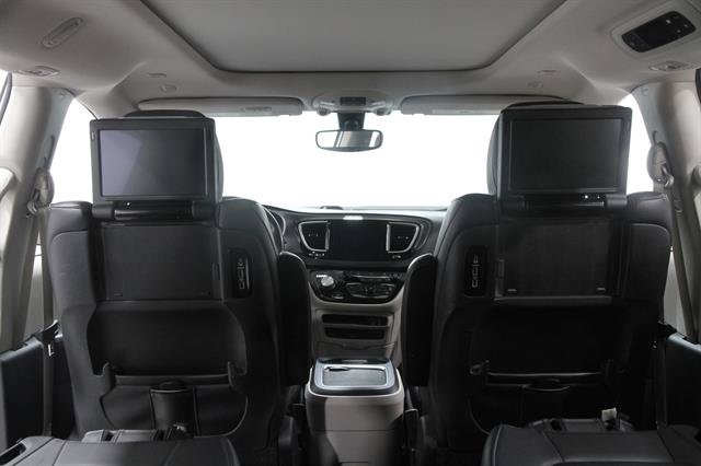 Used 2020 Chrysler Pacifica Touring-L Plus FWD image 22