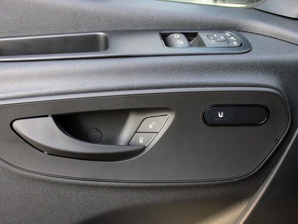 Used 2025 Mercedes-Benz Sprinter 2500 image 9