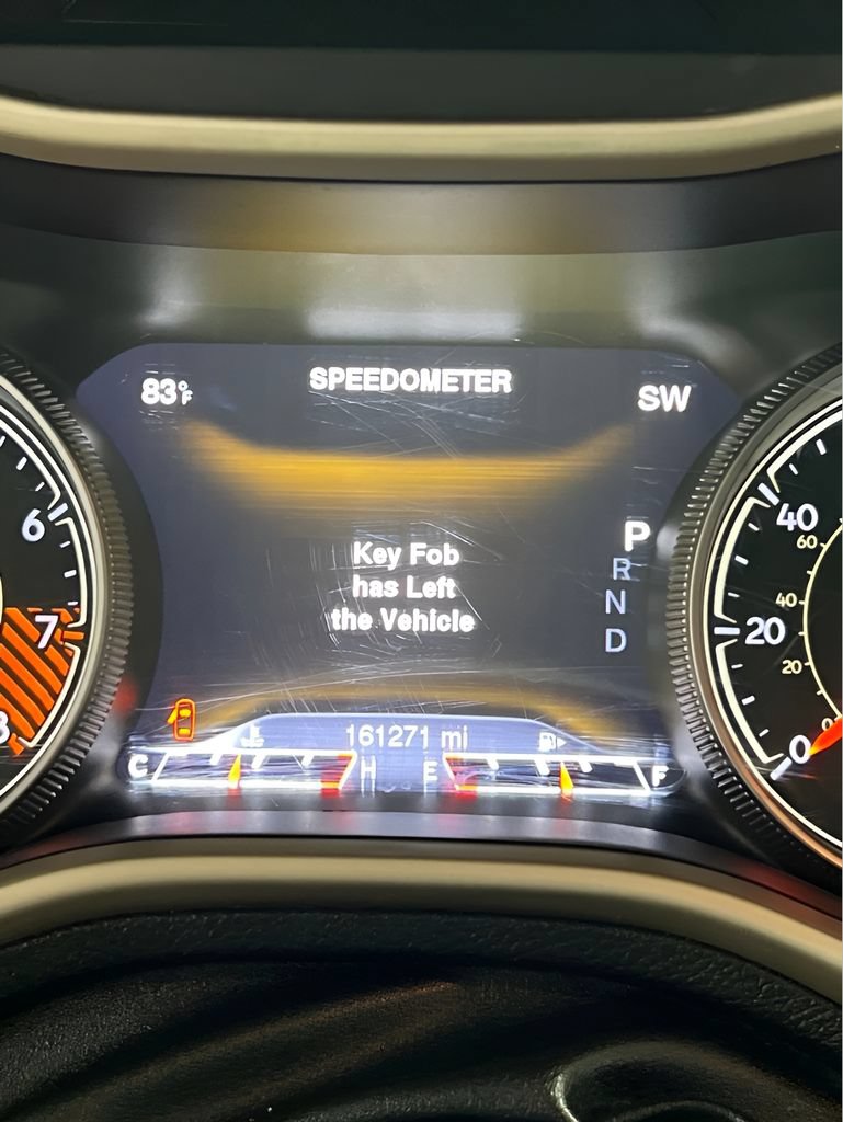 Used 2015 Jeep Cherokee Limited w/ Luxury Group AWD/4WD image 14