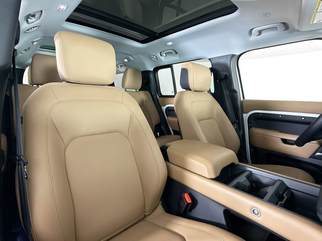 Used 2025 Land Rover Defender 130 S image 14
