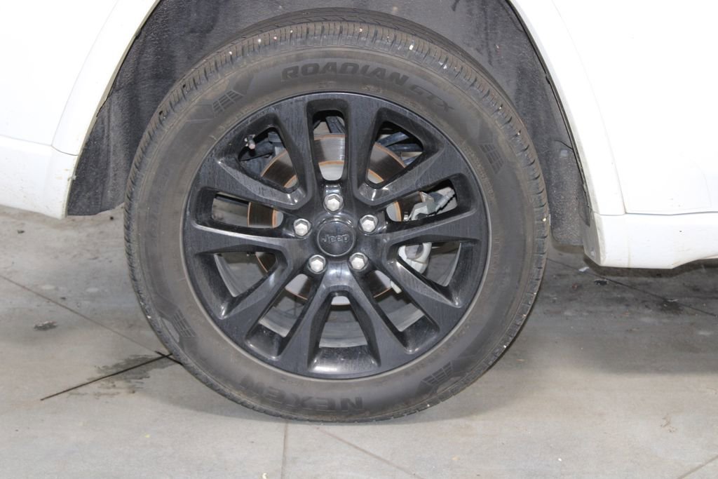 Used 2020 Jeep Grand Cherokee Altitude image 12