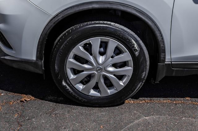 Used 2016 Nissan Rogue S AWD/4WD image 12