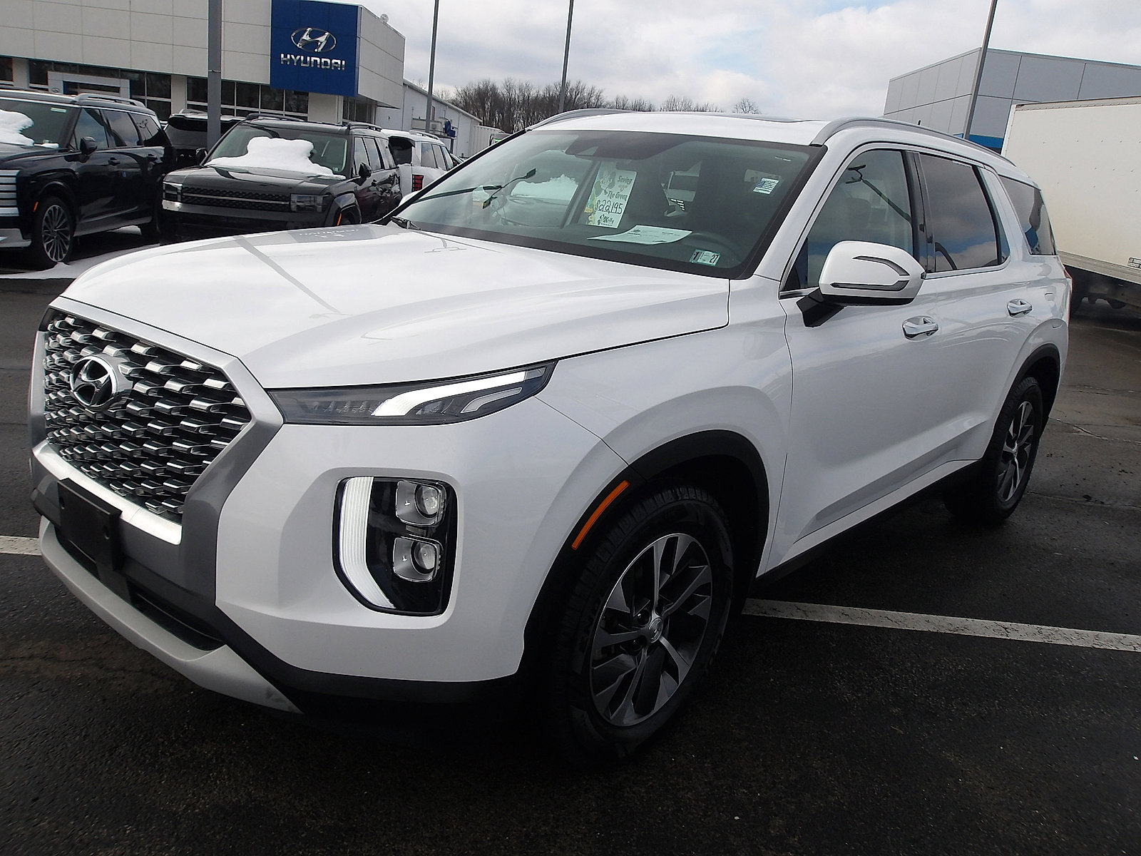 Used 2020 Hyundai Palisade SEL image 3