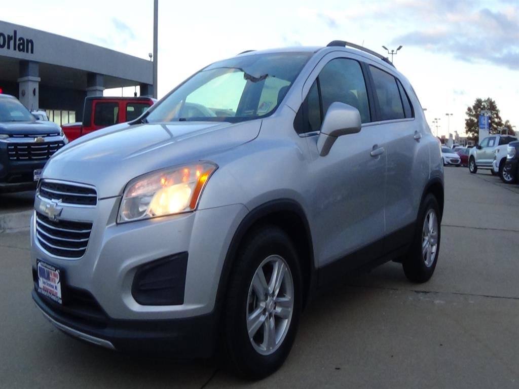 Used 2016 Chevrolet Trax LT image 2