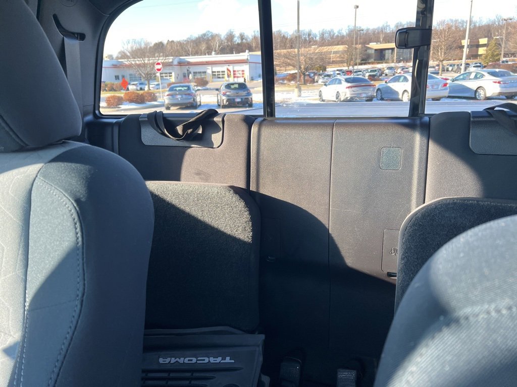 Used 2020 Toyota Tacoma TRD Sport image 12