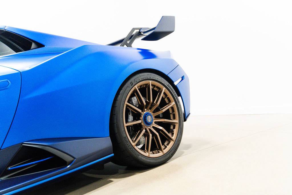 Used 2023 Lamborghini Huracan STO RWD image 9