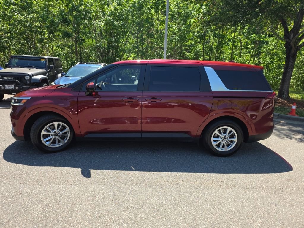 Used 2022 Kia Carnival LX image 9